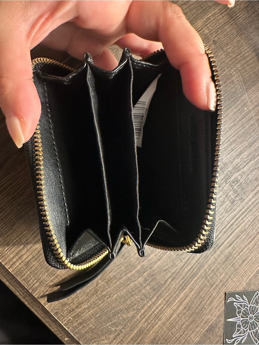 Marc Jacobs Black Pebbled Leather Zip Wallet with Gold Logo - Picture 3 of 4